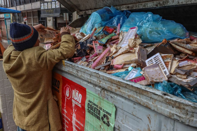 Sem alternativas, população em situação de rua deve aumentar no RS