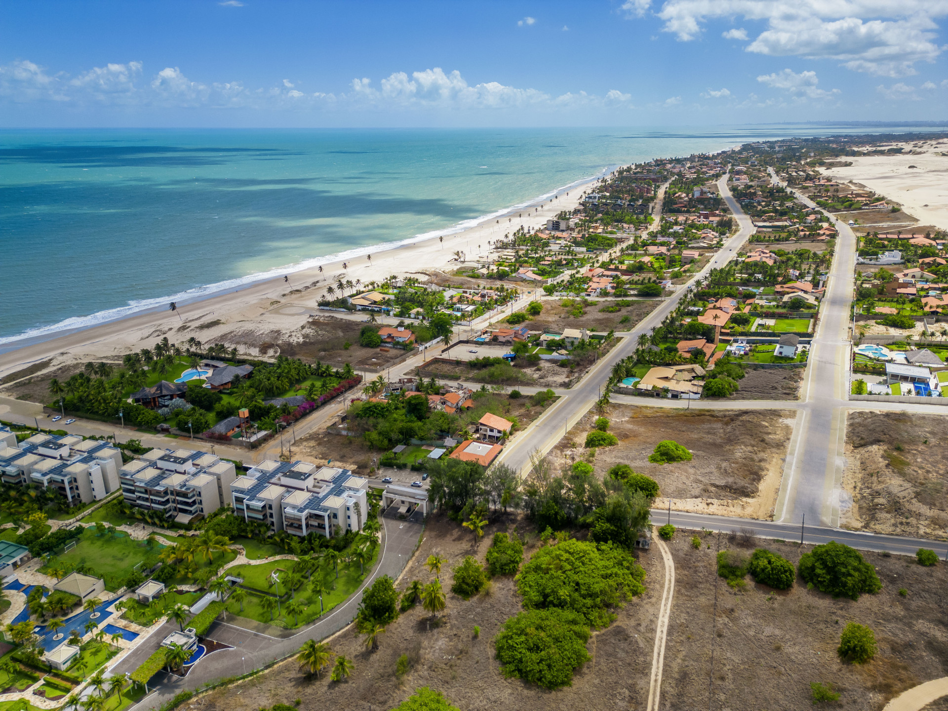 ￼PRAIA DO CUMBUCO: se aprovada a PEC, áreas de marinha podem ser privatizadas  (Foto: FCO FONTENELE)