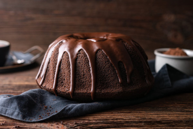 Bolo de chocolate com cobertura (Imagem: Marcus Z-pics | Shutterstock)