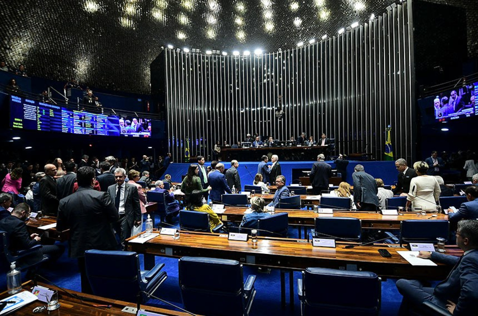 ￼SENADORES decidiram manter no projeto do Mover a taxação de compras internacionais (Foto: Pedro França/Agência Senado  )