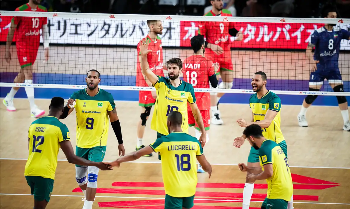 Brasil oscila, mas vence Irã na Liga das Nações de Vôlei Masculino 