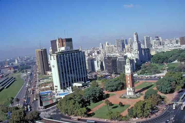 O dia 11 de junho marca o aniversário da fundação “definitiva” de Buenos Aires, capital e maior cidade da Argentina.
