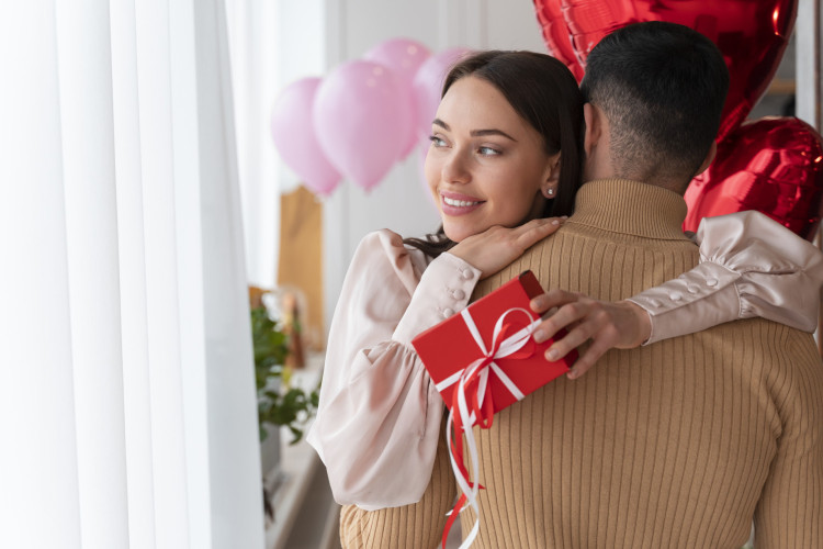 O Dia dos Namorados no Brasil possui história menos romântica e mais comercial. Veja origem da data no País