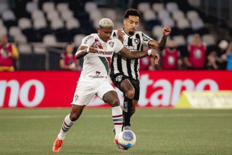 Tricolor perdeu nove e empatou cinco clássicos, sendo que venceu apenas o Vasco no primeiro turno desta edição do Brasileirão