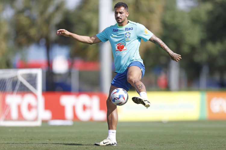 Lateral-direito Danilo Atacante Evanilson em treino da seleção brasileira no ESPN Wide World of Sports Complex, em Orlando, nos EUA