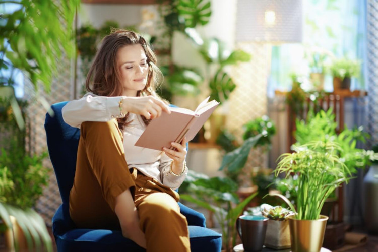 É possível aprender sobre política e democracia com livros de ficção (Imagem: Alliance Images | Shutterstock) 