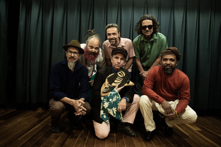 Banda pernambucana Mestre Ambrósio faz show no Dragão do Mar em julho