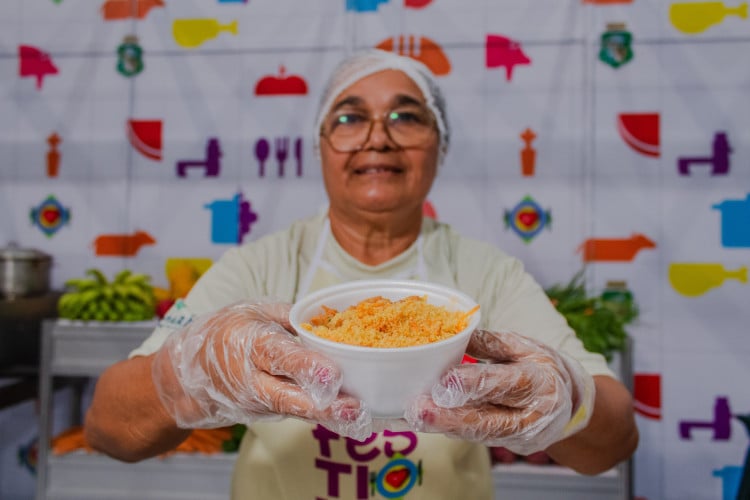 Primeiro Festival Ceará Sem Fome destaca atuação de voluntários no preparo e entrega das refeições no programa