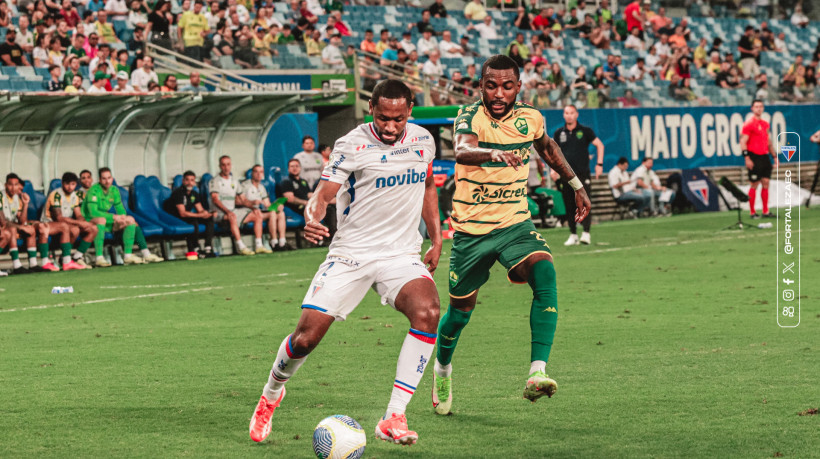 Tinga, lateral do Fortaleza, no duelo contra o Cuiabá, pela Série A do Brasileiro