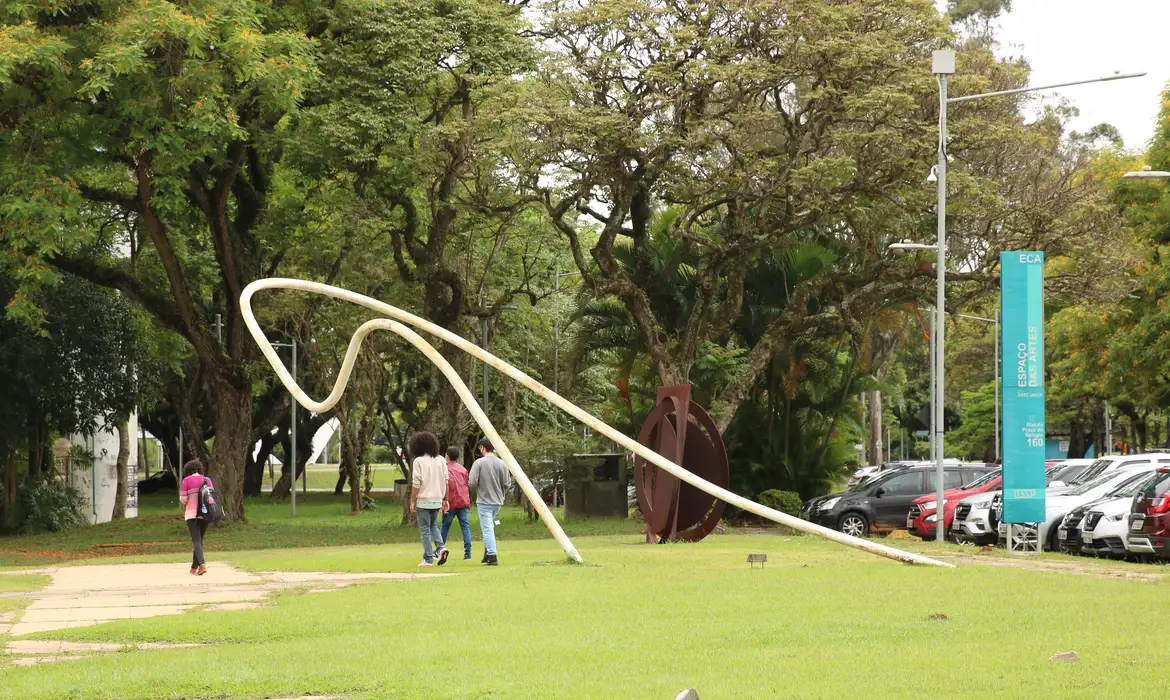 Mais de 55% dos alunos que ingressam na USP são de escolas públicas