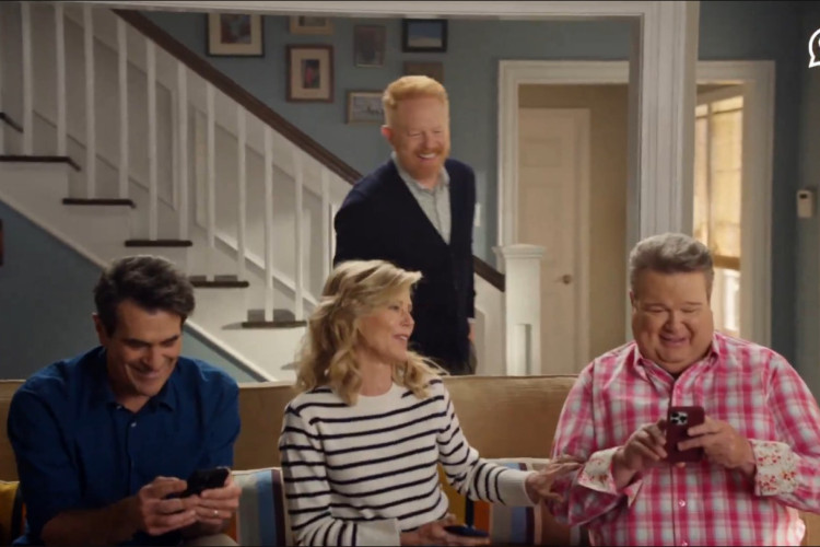 Atores de Modern Family se reúnem para comercial de TV