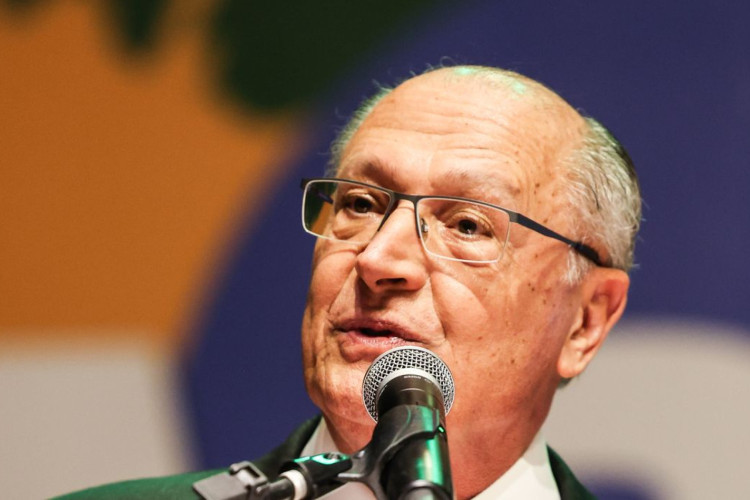 Selo Verde ajudará a neoindustrialização do Brasil, diz Alckmin 