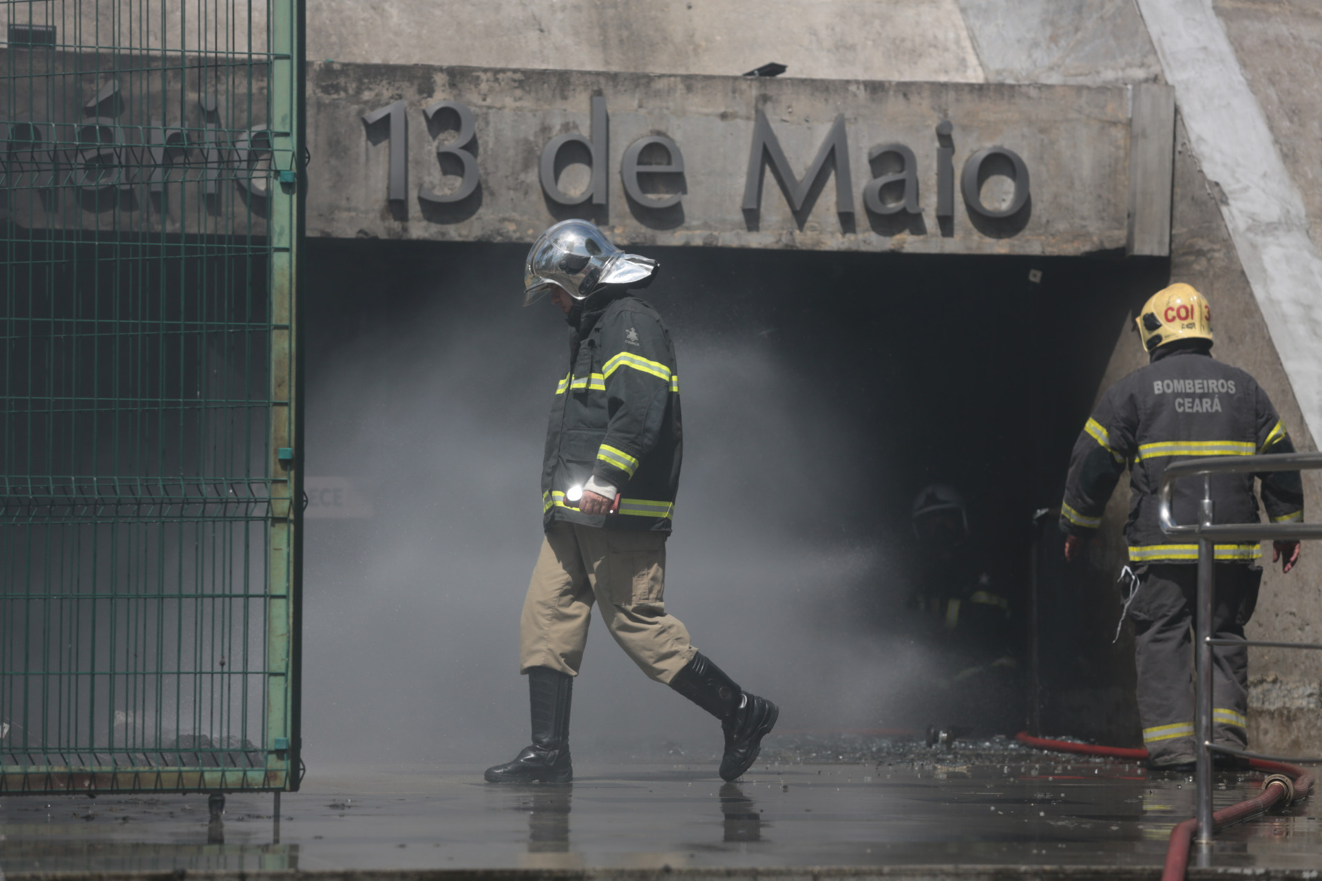 Incêndio na Assembleia Legislativa do Ceará (Alece) (Foto: FÁBIO LIMA)