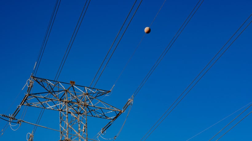 FORTALEZA-CE, BRASIL, 1010-2022: Çinhas de energia elétrica. (Foto: Júlio Caesar/O Povo) 