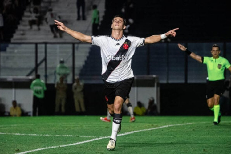 Soluções caseiras decidem em São Januário e tiram o Vasco do atoleiro. Tricolor chega a quatro jogos sem vitórias