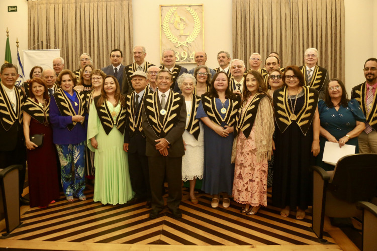 Integrantes da Academia Metropolitana de Letras de Fortaleza