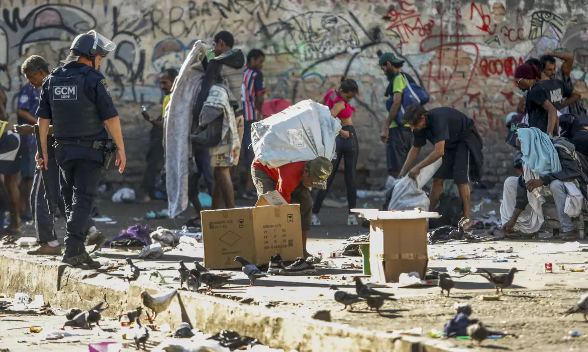 Justiça de SP proíbe Guarda Civil de dispersar pessoas na Cracolândia