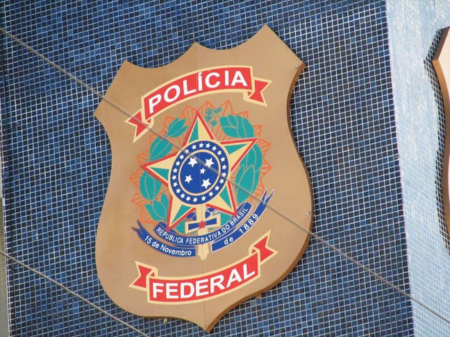 A Polícia Federal começou nesta quinta-feira (27/6)  a Operação Disclosure, para prender Miguel Gutierrez, ex-CEO das Lojas Americanas, e Anna Christina Ramos Saicali, ex-diretora. Eles são acusados por uma fraude que causou um rombo de R$ 25 bilhões na empresa.  