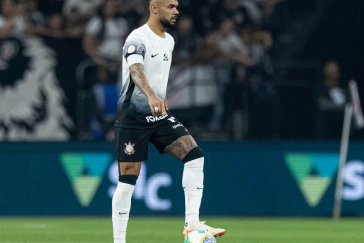 Volante vê Corinthians devagar no começo da partida e aponta correções para fazer antes do clássico contra o Palmeiras