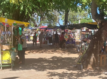 A Feira fica instalada nas proximidades do Parque Natural das Timbaúbas, no bairro José Geraldo da Cruz, em Juazeiro do Norte 