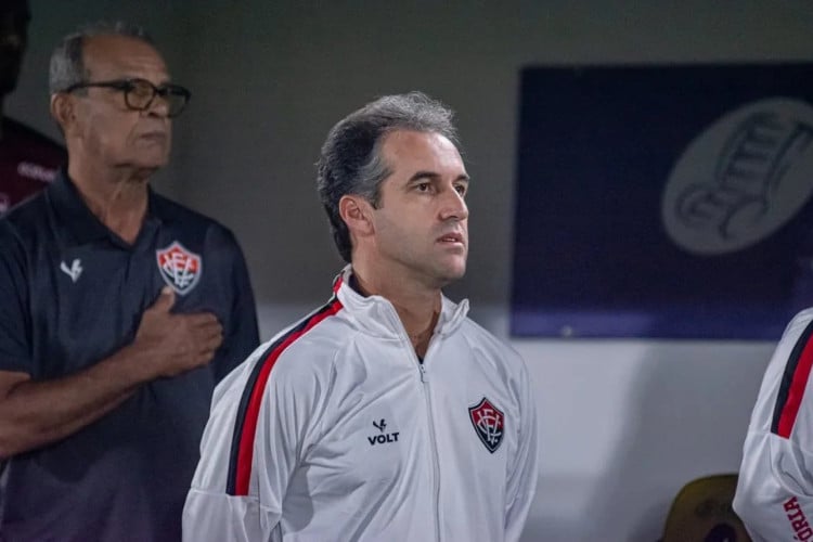 Léo Condé atuou como técnico do Vitória–BA em 73 partidas entre fevereiro de 2023 e maio de 2024