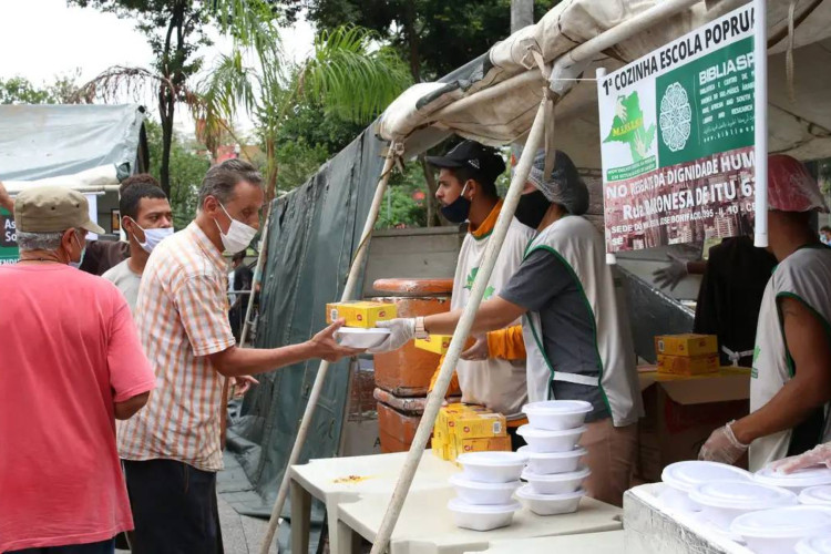 Imagem de apoio ilustrativo. Projeto de Lei estabelece critérios para entidades e pessoas físicas que desejam doar alimentos à população de rua em São Paulo