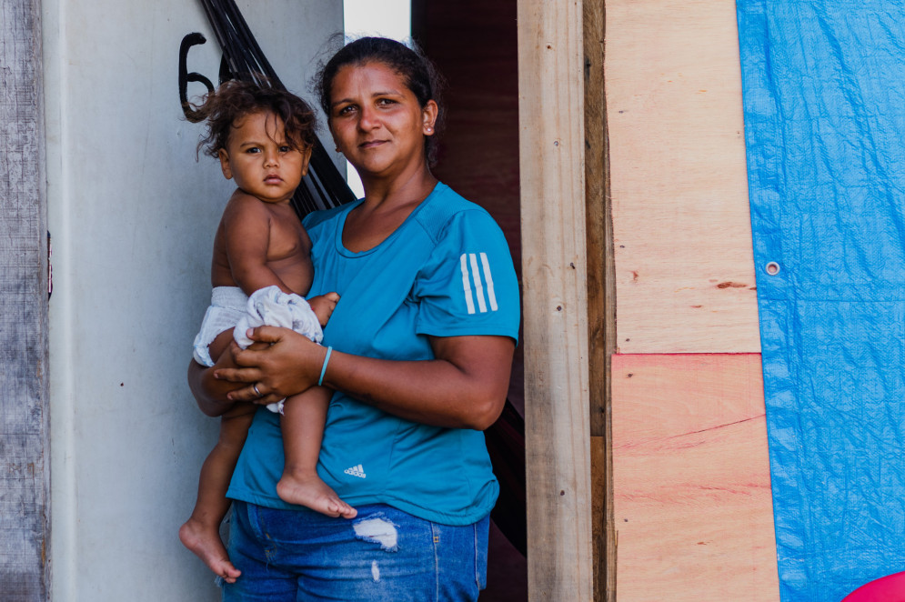 Cerca de 200 famílias com crianças e idosos vivem na região afetada pelo projeto Dessal, do Governo do Estado(Foto: FERNANDA BARROS)