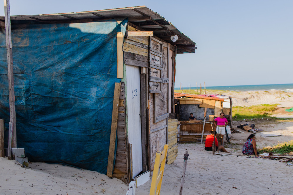 Famílias afetadas pela projeto de implantação da usina de dessalinização lutam contra o medo do futuro e pela manutenção de seus direitos (Foto: FERNANDA BARROS)