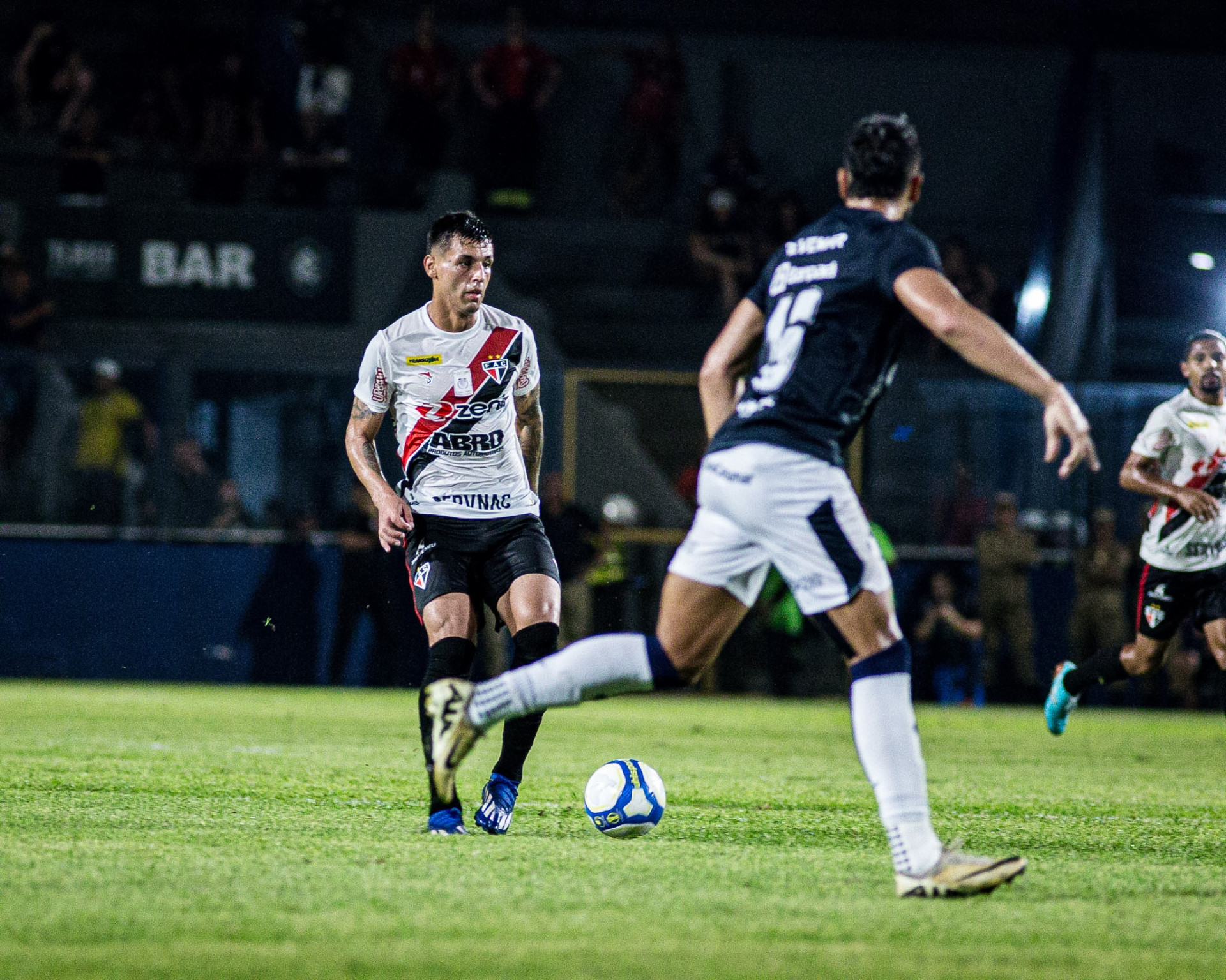 Volante Marcel no jogo Remo x Ferroviário, no Estádio Baenão, pelo Campeonato Brasileiro Série C 2024 (Foto: Lenilson Santos/Ferroviário)