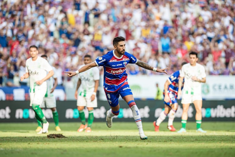 Atacante Lucero comemora gol no jogo Fortaleza x Juventude, no Castelão, pelo Brasileiro Série A 2024