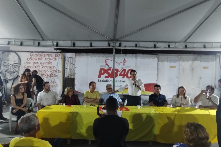 Evandro Leitão (PT) em evento na sede do PSB com Eudoro Santana e cotadas para vice
