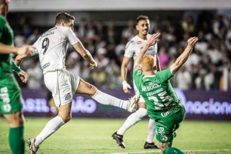 Graças a um gol de Willian aos 47 da etapa final, Peixe faz 1 a 0 na Vila Belmiro e pula para o 2º lugar da Segundona
