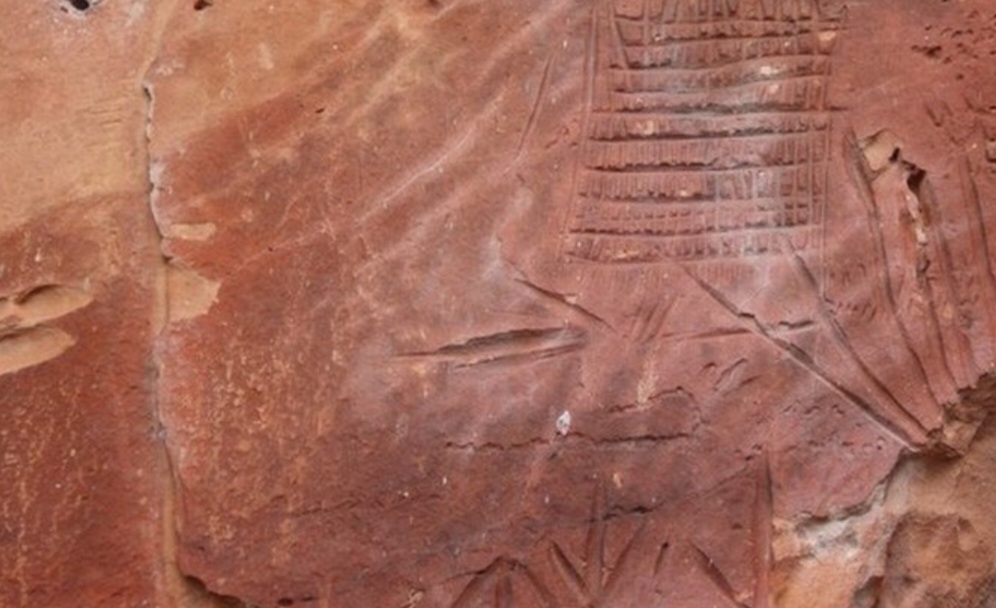 Arqueólogos do Instituto do Patrimônio Histórico e Artístico Nacional (Iphan) encontraram pinturas rupestres de 2 mil anos no Jalapão. São ilustrações de humanos, animais e corpos celestes gravadas em rochas.