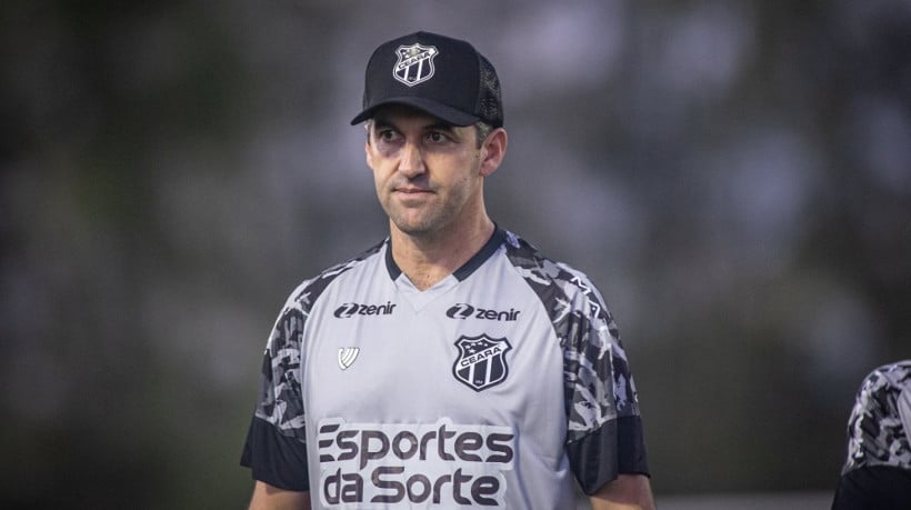 Léo Condé realiza primeiro treino à frente do Ceará  