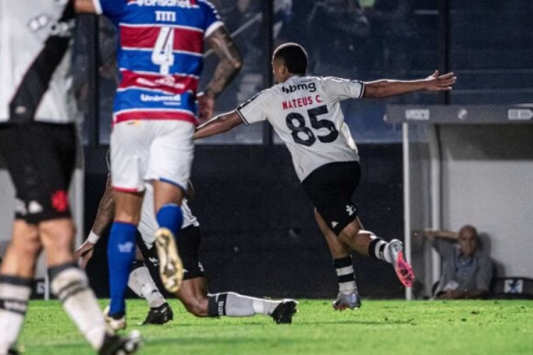 Mateus Carvalho e Vegetti anotam os gols do triunfo por 2 a 0 em São Januário; Leão do Pici segue fora do G6