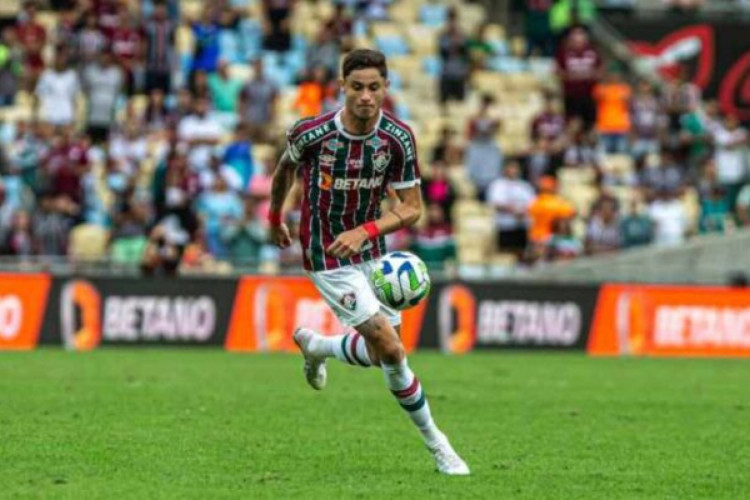 Tricolor carioca empata com o Internacional, no Maracanã, na estreia de Mano Menezes e segue na lanterna do Campeonato Brasileiro 