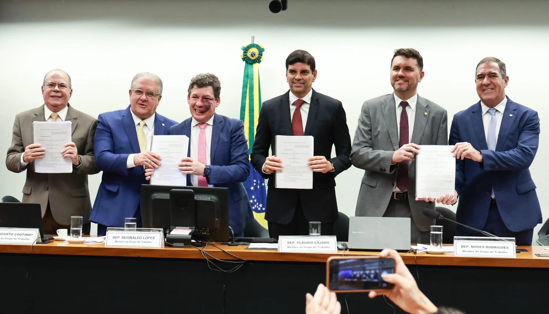 ￼GRUPO de Trabalho criado para analisar a regulamentação da reforma tributária apresentou texto substitutivo ontem (Foto: Lula Marques/ Agência Brasil)