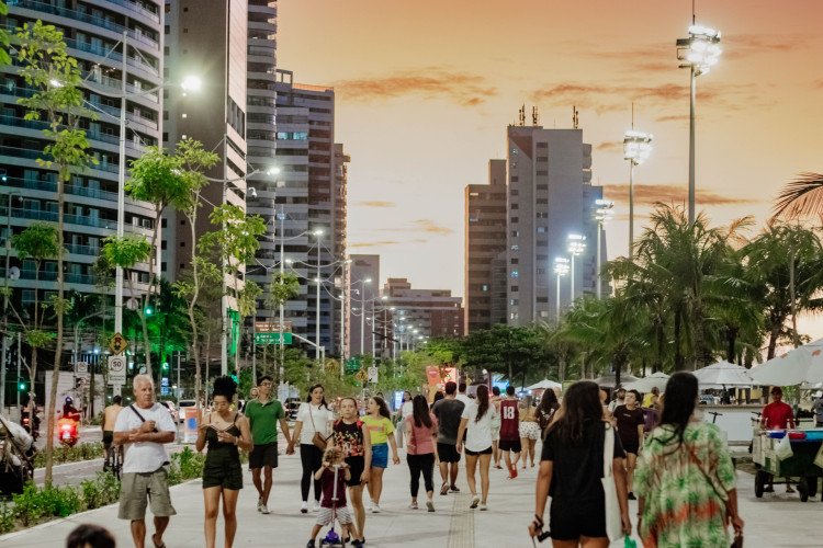 ￼OBRAS na Praia de Iracema começaram em abril de 2023