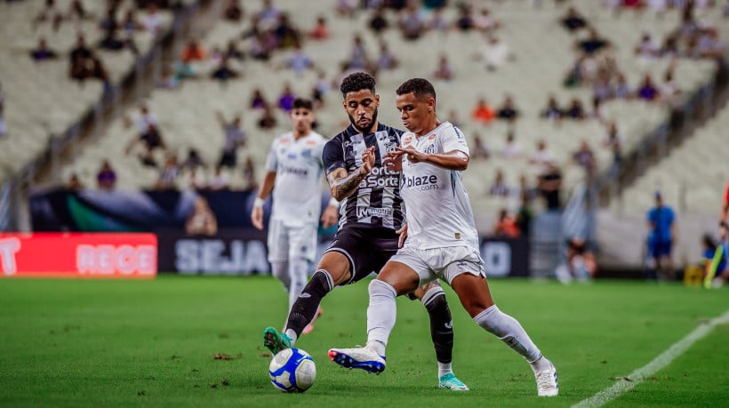 FORTALEZA-CE, BRASIL, 05-07-2024: Ceará 0 x1 Santos. Campeonato brasileiro da série B - 2024. Estádio Arena Castelão. (Foto: Davi Rocha/Especial para o Povo) 