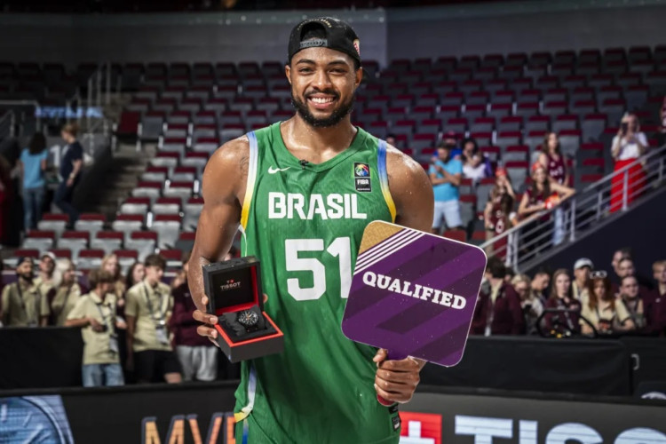 Com Bruno Caboclo eleito o melhor jogador do Pré-Olímpico, Brasil garante vaga em Paris 2024 no Basquete