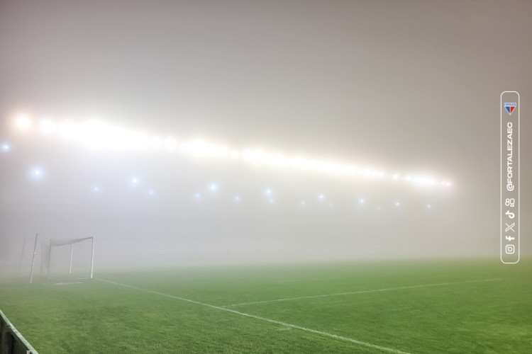 Fortaleza jogou contra o Juventude diante de uma forte névoa no estádio Alfredo Jaconi pelas quartas de final do Brasileirão Feminino A2 de 2024. 