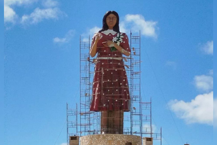 Estátua da Beata Benigna, em Santana do Cariri, é finalizada  
