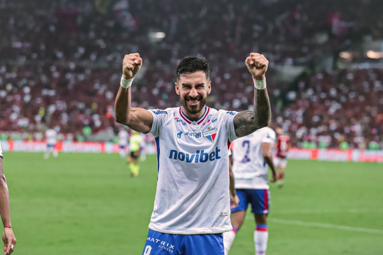 RIO DE JANEIRO-RJ, BRASIL, 11-07-2024: Lucero, atacante do Fortaleza, comemora gol da vitória de 2 a 1 sobre o Flamengo no estádio Maracanã pelo campeonato brasileiro da série A - 2024. (Foto: Matheus Amorim / Fortaleza EC) 