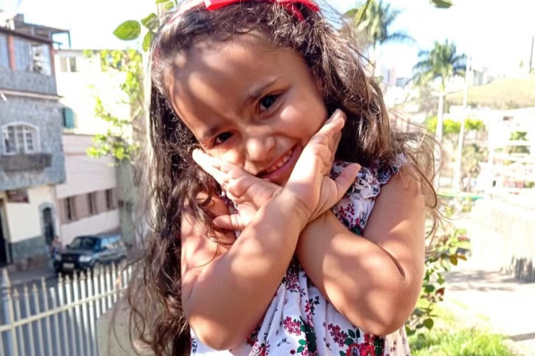 Menina Lívia Condé, de 5 anos 