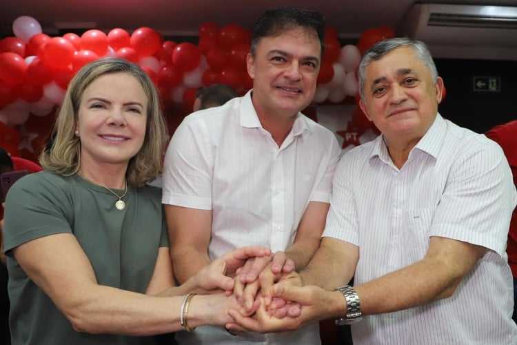 Gleisi Hoffmann, Fernando Santana e José Guimarães em agenda em Juazeiro do Norte