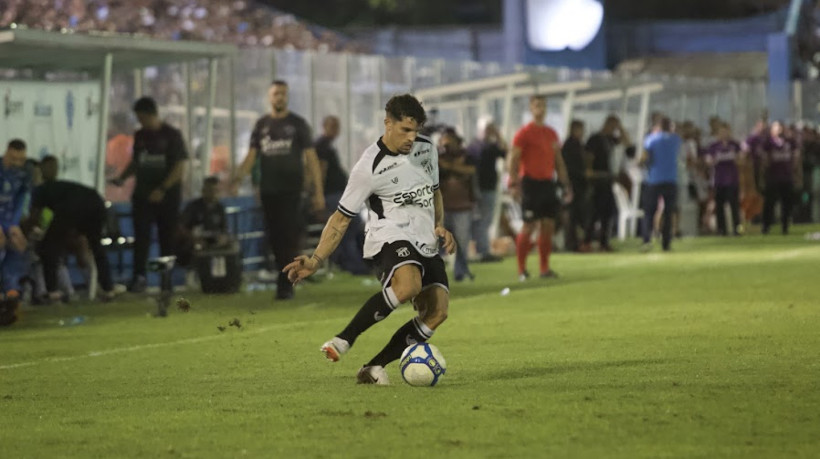 Rafael Ramos, lateral do Ceará, em partida contra o Paysandu, pela Série B