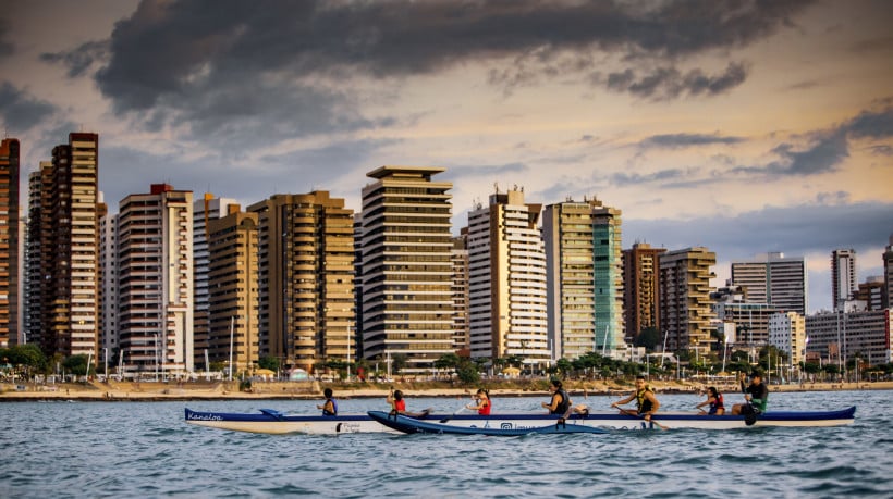 A Kayakeria, na Beira Mar de Fortaleza, é uma ótima opção de diversão em família durante as férias escolares