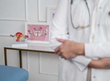 Imagem de apoio ilustrativo. Paciente espera consulta ginecológica na rede municipal de Caucaia para conseguir encaminhamento para cirurgia ovariana 