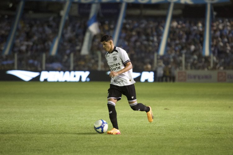 Erick Pulga retorna ao time titular do Vovô após ausência por virose