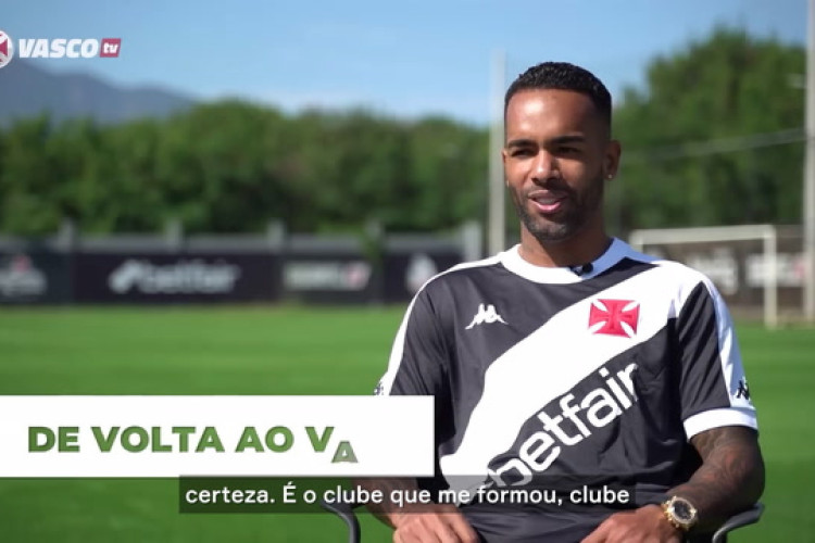 Alex Teixeira comemora retorno ao Vasco: 'Minha segunda casa'